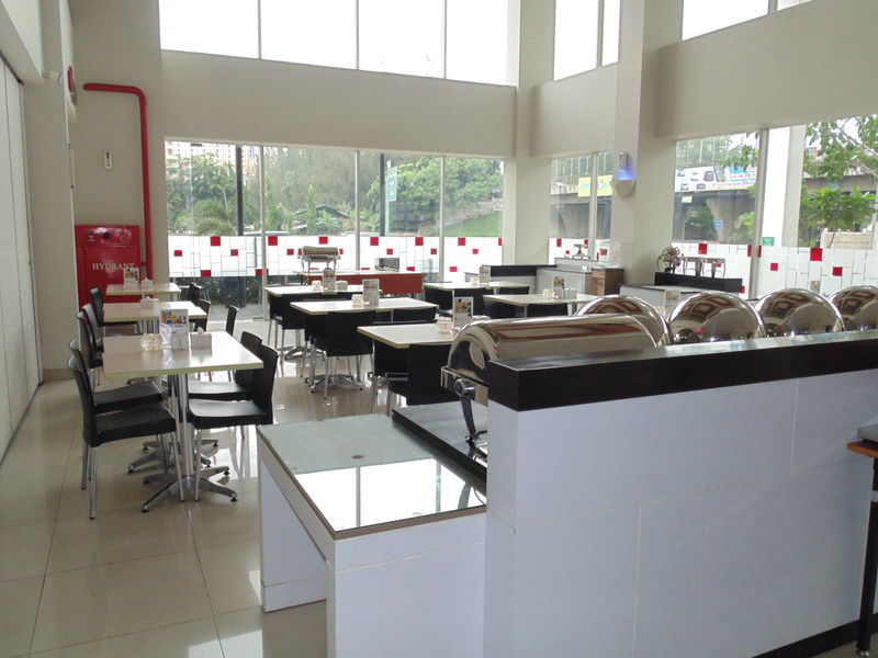Amaris Hotel Bekasi Barat Exterior foto